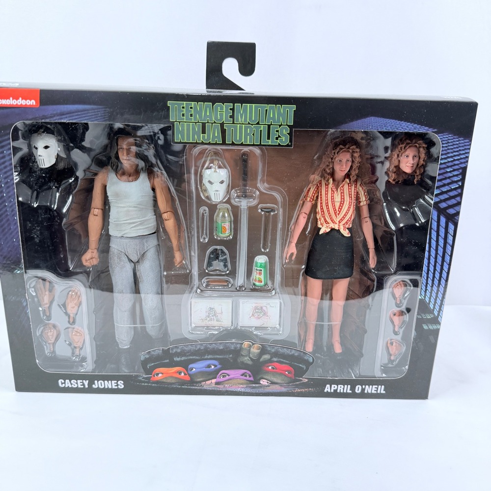 NECA TMNT 1990 Movie Farmhouse Casey Jones & April O'Neil Action Figure 2-Pack